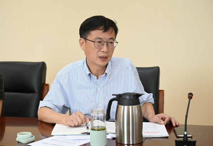 2026世界杯官方合作网站召开党委理论学习中心组(扩大)学习会专题学习全国教育大会精神6.jpg