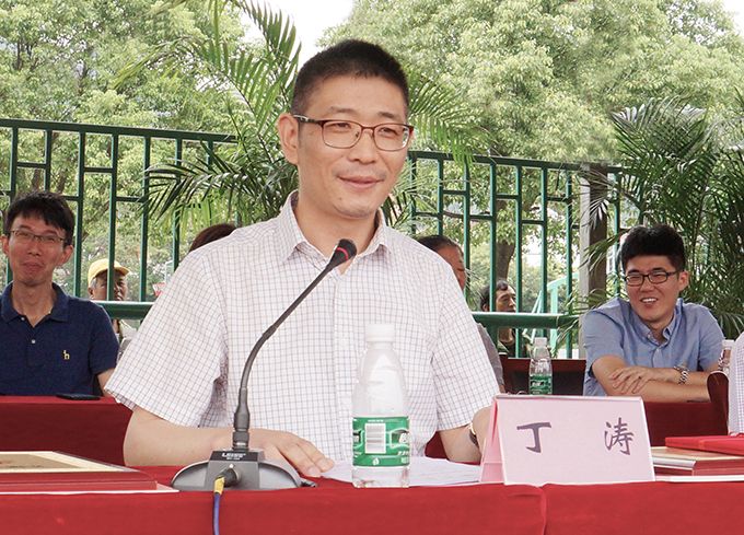 学校隆重举行新生开学典礼暨军训成果表彰大会4.jpg