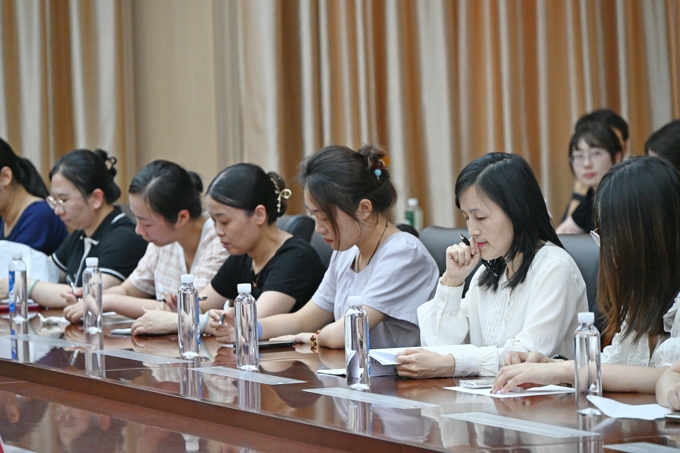 世界杯官网召开专题座谈会暨思政课建设推进会7.jpg