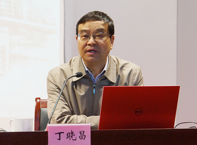 江苏省教育厅原副厅长、省高等教育学会会长丁晓昌教授为世界杯官网作专题报告.JPG