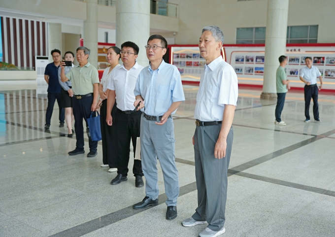 郑州信息工程职业学院一行来校交流考察5.jpg
