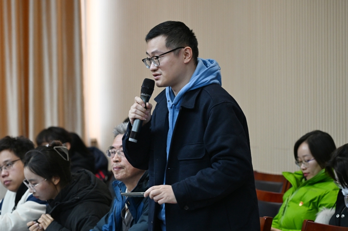 “区人大代表回选区联系服务选民群众”座谈会在世界杯官网召开10.jpg