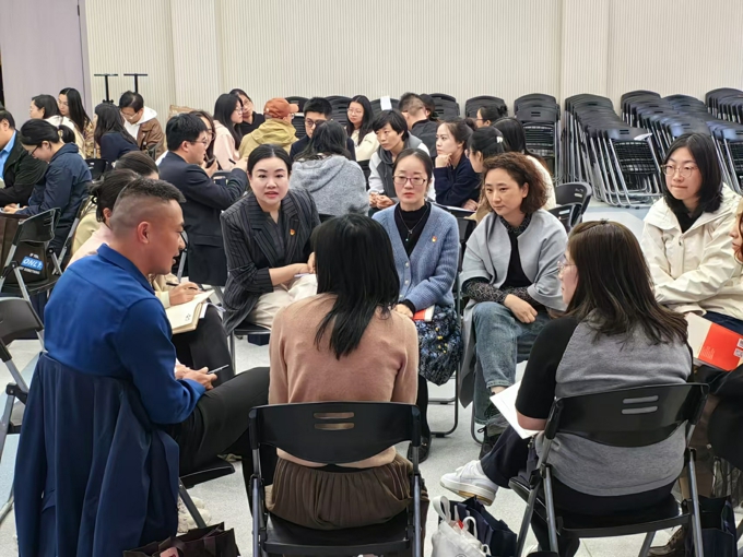 世界杯官网举办发展党员工作履职资格认证暨党支部书记培训班6.jpg
