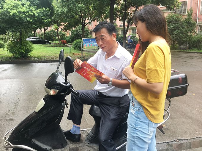 走进无锡市硕放镇南星苑开展普法宣传进社区活动.JPG