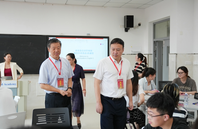 校领导带队检查2024—2025学年第一学期开学教学情况2 (1).jpg