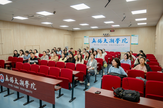 6月6日,健康与护理学院邀请东南大学附属中大医院重症医学科副主任医师、博士生导师徐静媛副教授来校讲授示范观摩课2.jpg