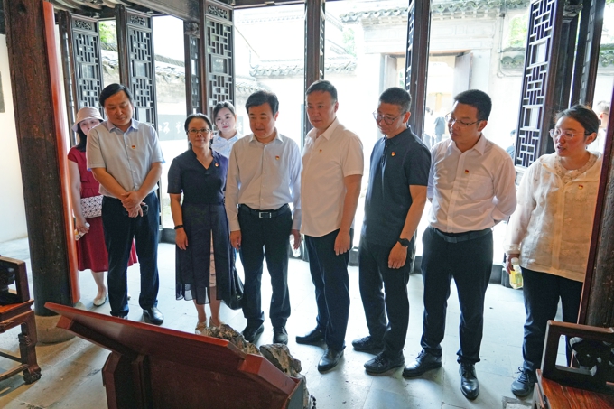 学校党委赴惠山古镇廉政教育基地开展党纪学习教育2.jpg