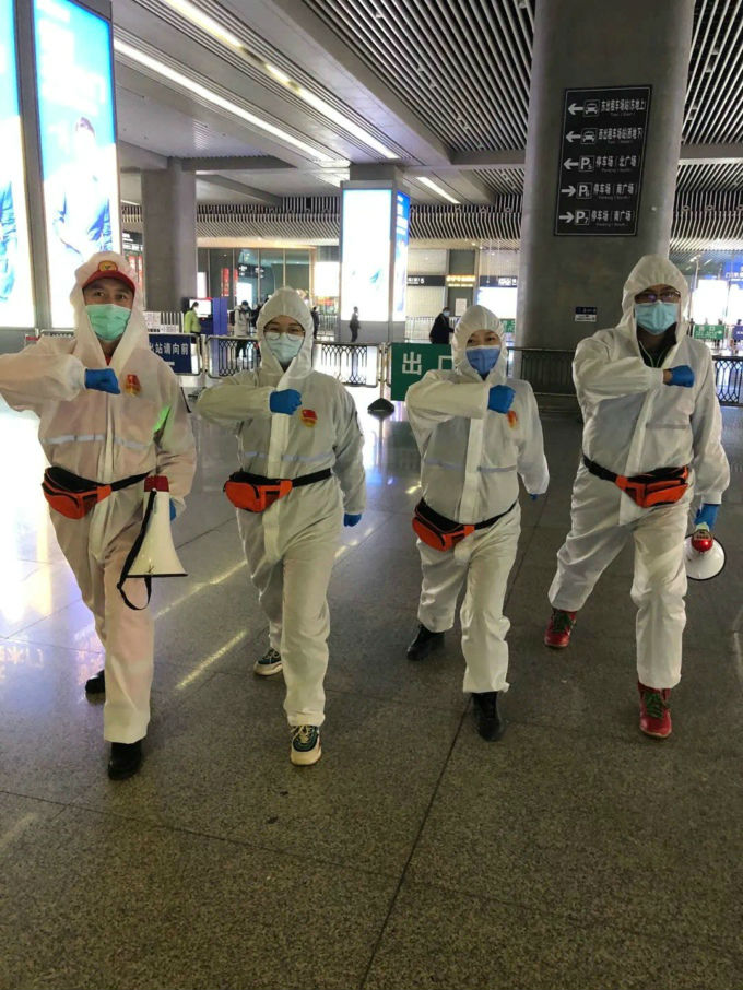 2026世界杯官方合作网站疫情“大考”中推动立德树人.jpg