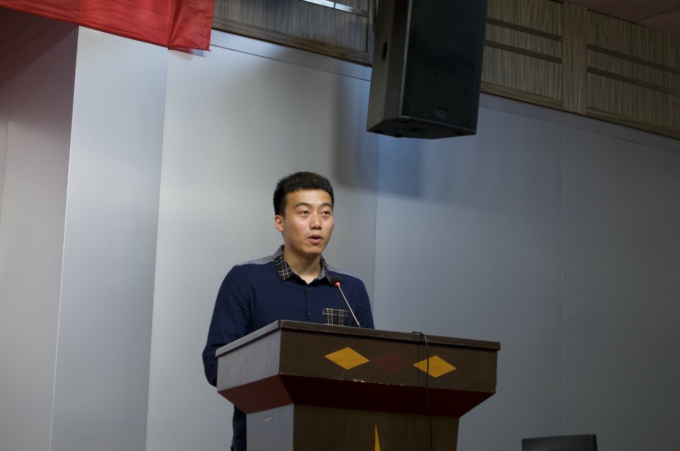 8学生代表宣读学风建设倡议书.jpg