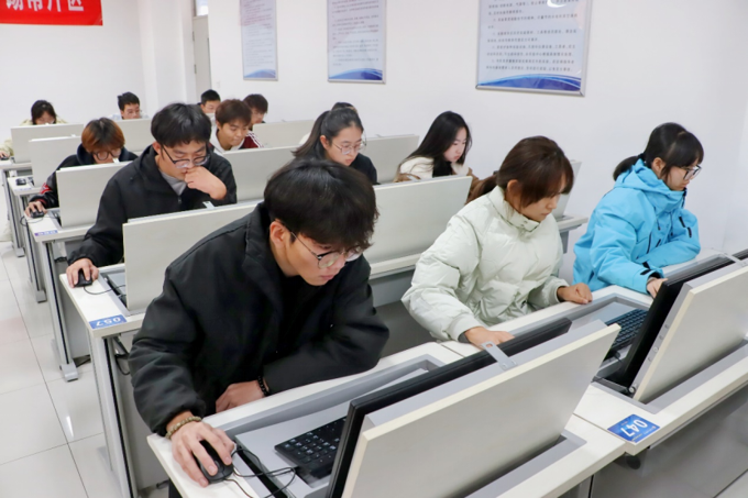 江苏省第十三届大学生安全知识学习竞赛(初赛)锡常片区在世界杯官网顺利完成625.png