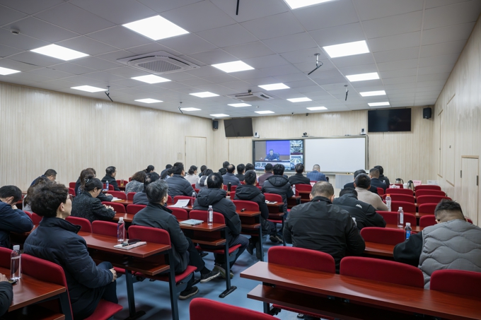 世界杯官网参加2025年全省教育系统全面从严治党工作视频会2.jpg