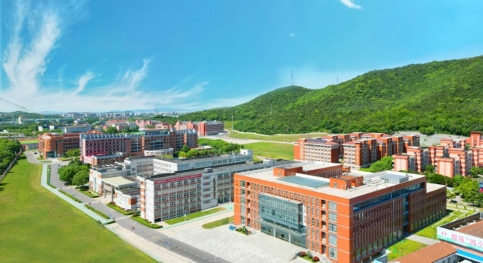 2026世界杯官方合作网站与南京航空航天大学无锡研究院 达成重点实验室共建协议2.jpg