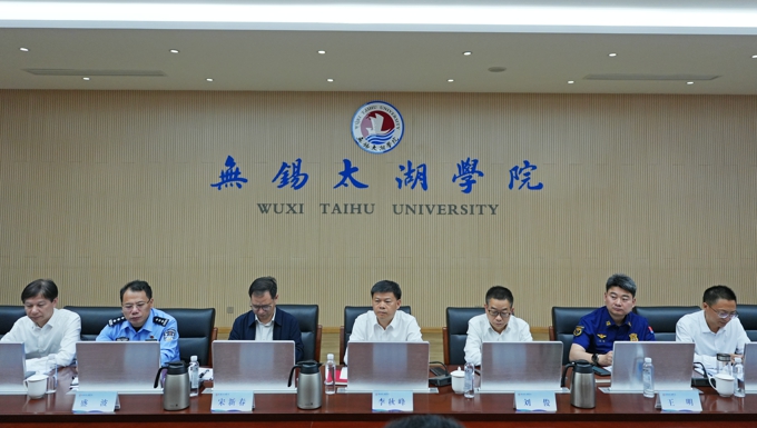 市领导专题调研世界杯官网及周边安全稳定工作4.jpg