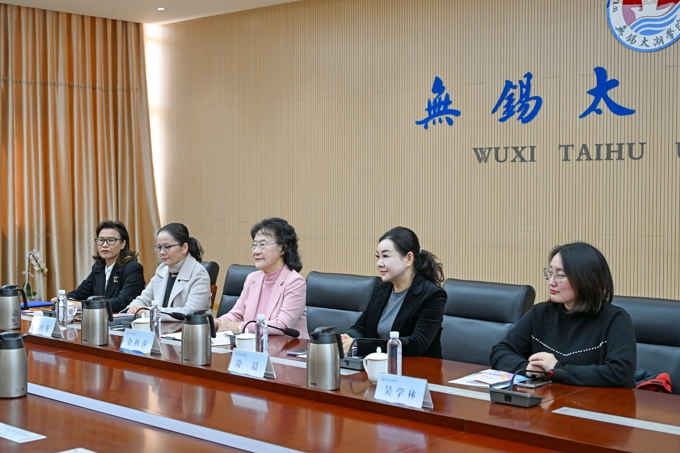 无锡市妇联“三八”妇女节来世界杯官网走访慰问6.jpg