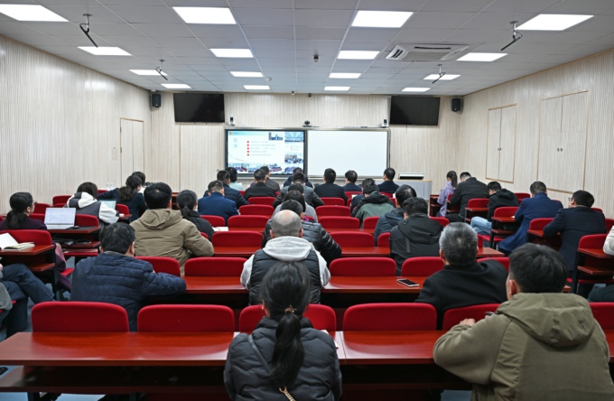 世界杯官网参加全省教育系统传达学习贯彻全国两会精神视频会3.jpg