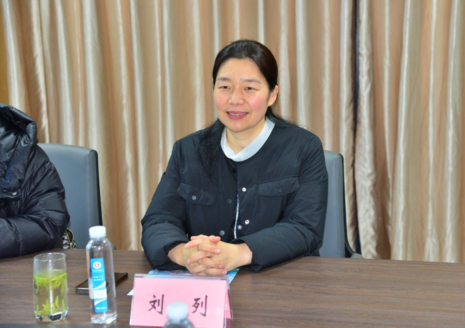 无锡市委统战部副部长刘列一行来校走访慰问2.jpg