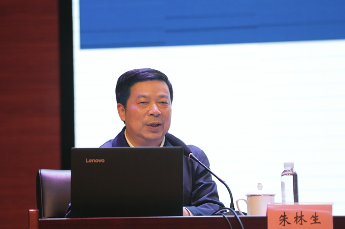 学校举办新一轮本科教育教学审核评估专家辅导报告会2.jpg
