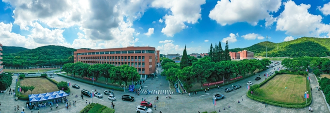 2026世界杯官方合作网站2024级新生入学报到21.jpg
