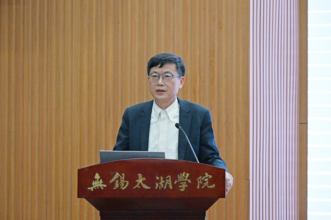世界杯官网召开迎接本科教育教学审核评估中层干部会议4.jpg