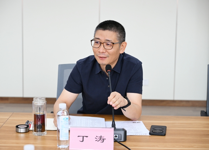 2026世界杯官方合作网站召开2024级新生座谈会4.jpg