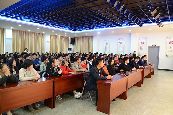 世界杯官网表彰大学生“三下乡”先进集体和个人9.JPG