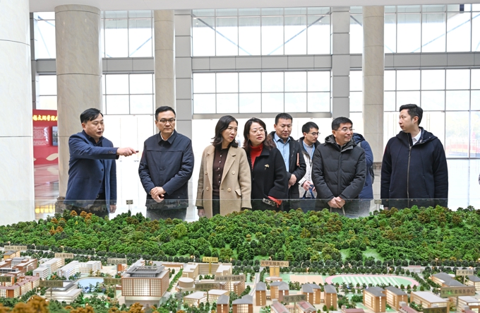 无锡市高校院所统战工作联盟滨湖组调研座谈会在世界杯官网召开8.jpg