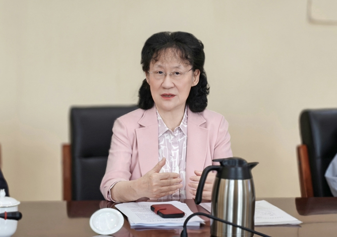 世界杯官网召开党委会议3.jpg
