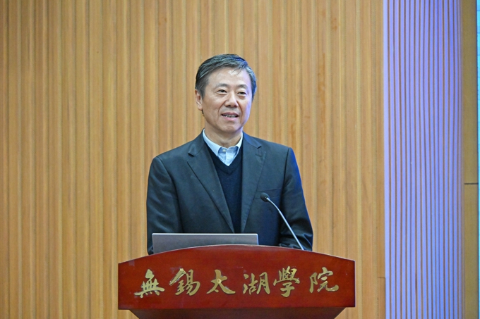 世界杯官网召开迎接本科教育教学审核评估中层干部会议3.jpg