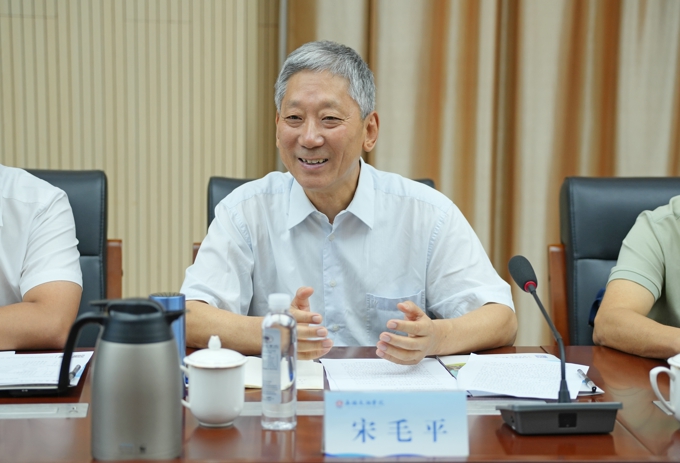 郑州信息工程职业学院一行来校交流考察3.jpg