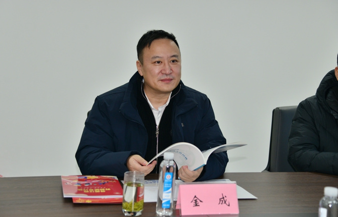 无锡市委统战部副部长刘列一行来校走访慰问3.jpg
