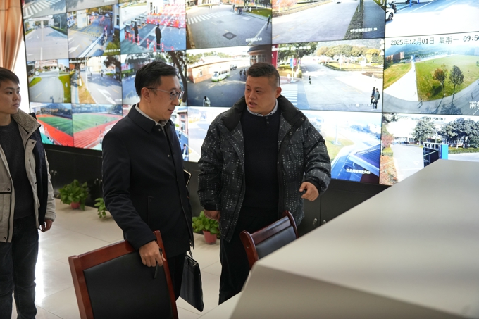 教育厅校园安全检查组来世界杯官网检查指导秋季校园安全工作5.jpg