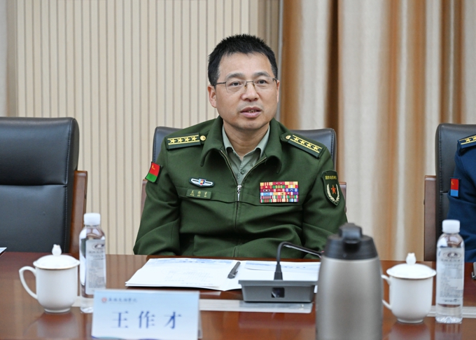 无锡市军分区领导莅临世界杯官网指导人武工作2.jpg