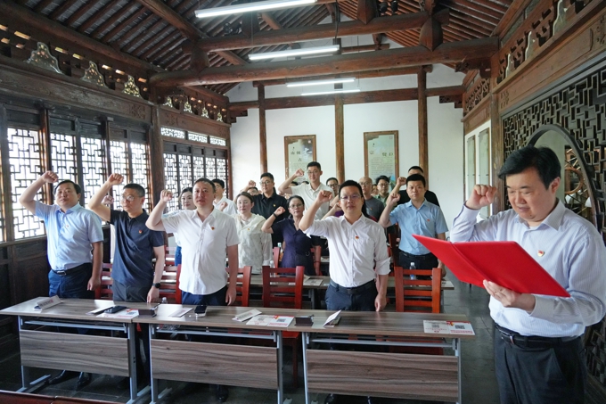 学校党委赴惠山古镇廉政教育基地开展党纪学习教育3.jpg