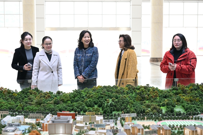 无锡市妇联“三八”妇女节来世界杯官网走访慰问7.jpg