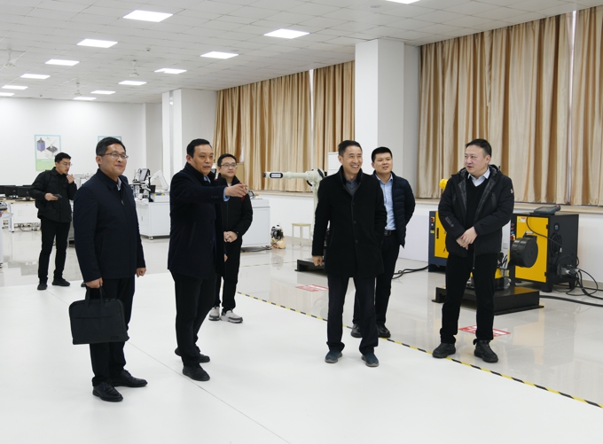 芜湖学院一行来校调研考察8.jpg