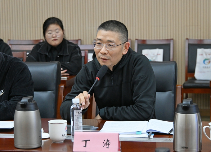 世界杯官网与连云港市连云区人力资源和社会保障局签约合作3.jpg