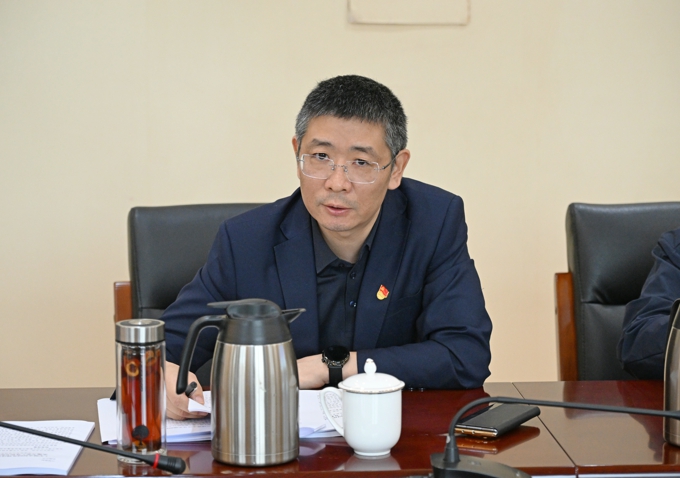 世界杯官网召开党委会议5.jpg