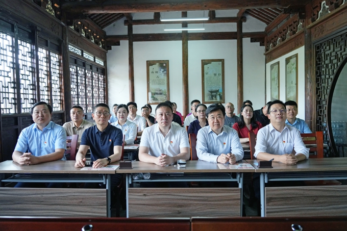 学校党委赴惠山古镇廉政教育基地开展党纪学习教育4.jpg