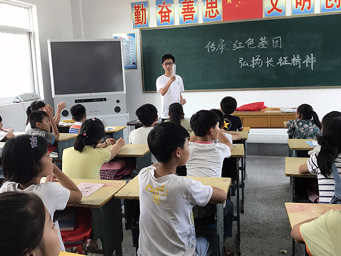 汤学一.JPG