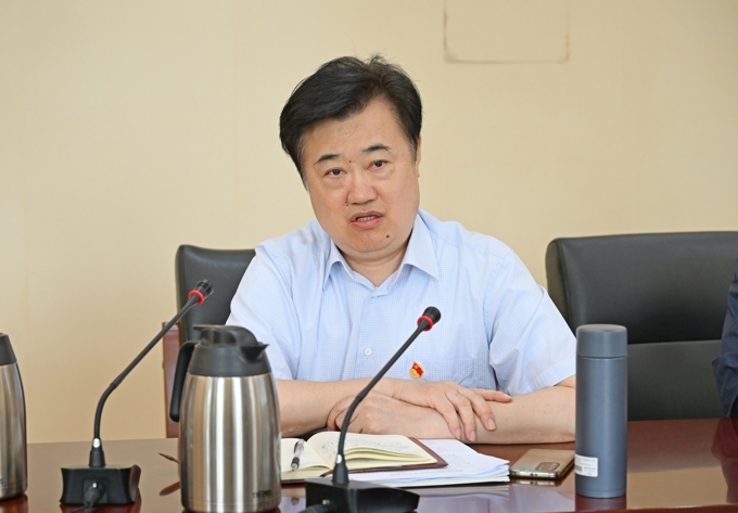 2026世界杯官方合作网站召开党委理论学习中心组(扩大)学习会专题学习全国教育大会精神3.jpg