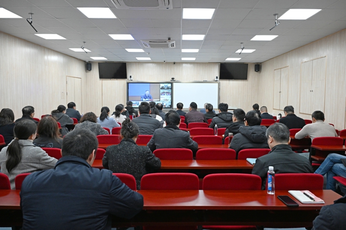 世界杯官网参加2025年全省教育系统全面从严治党工作视频会3.jpg