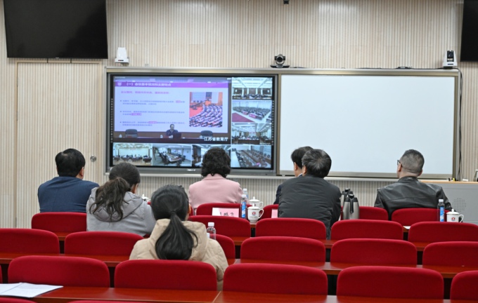 世界杯官网组织参加收看全省教育系统传达学习贯彻2025年全国两会精神视频报告会2.JPG
