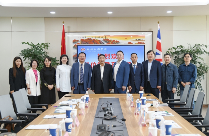 中国民办教育协会名誉会长王佐书及泰国格乐大学领导一行来校访问9.jpg