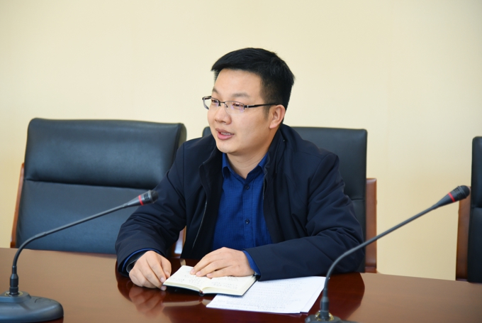 世界杯官网召开校友工作推进会2.jpg