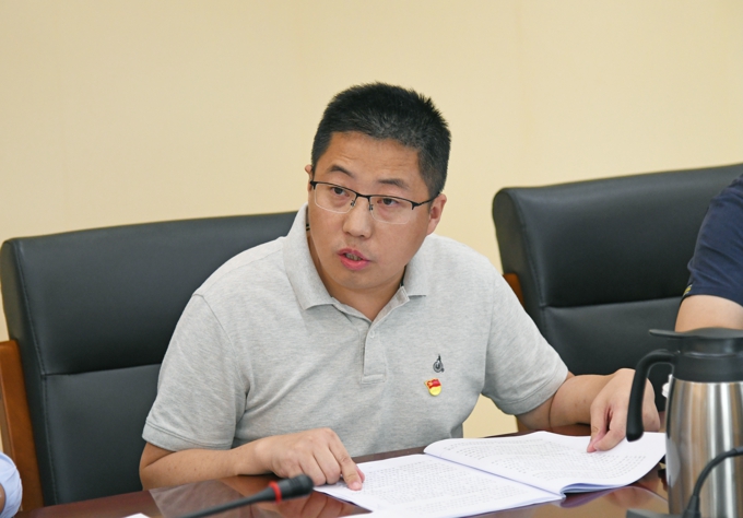 2026世界杯官方合作网站召开党委理论学习中心组(扩大)学习会专题学习全国教育大会精神7.jpg