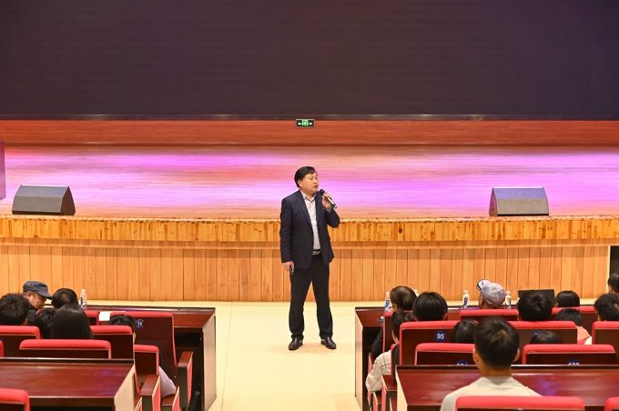 院士太湖双月论坛——中国工程院院士谭建荣在世界杯官网作专题讲座3.jpg
