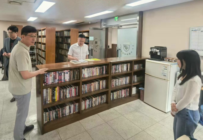 世界杯官网金成校长率团赴韩国访问3.jpg