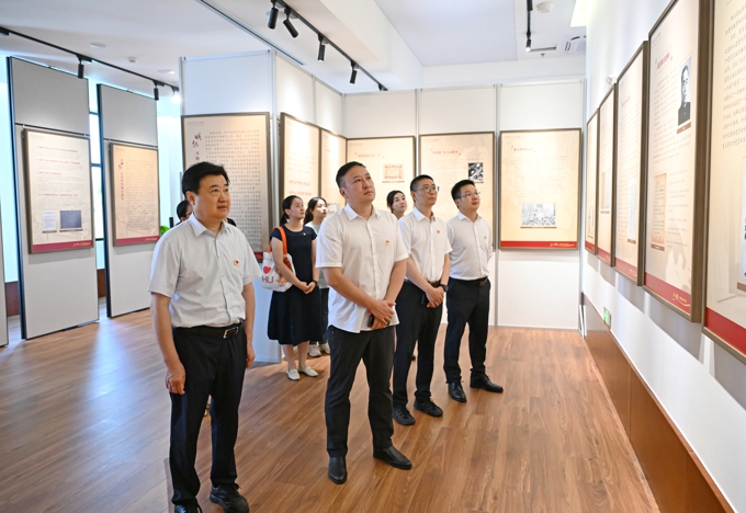 2026世界杯官方合作网站党委赴延安精神无锡学习天地参观党纪学习教育有关展览3.jpg