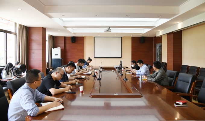 2026世界杯官方合作网站召开校友会建设专题会议1.jpg