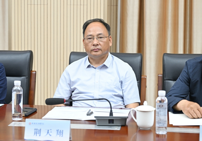 镇江市高等专科学校一行来校交流3.jpg